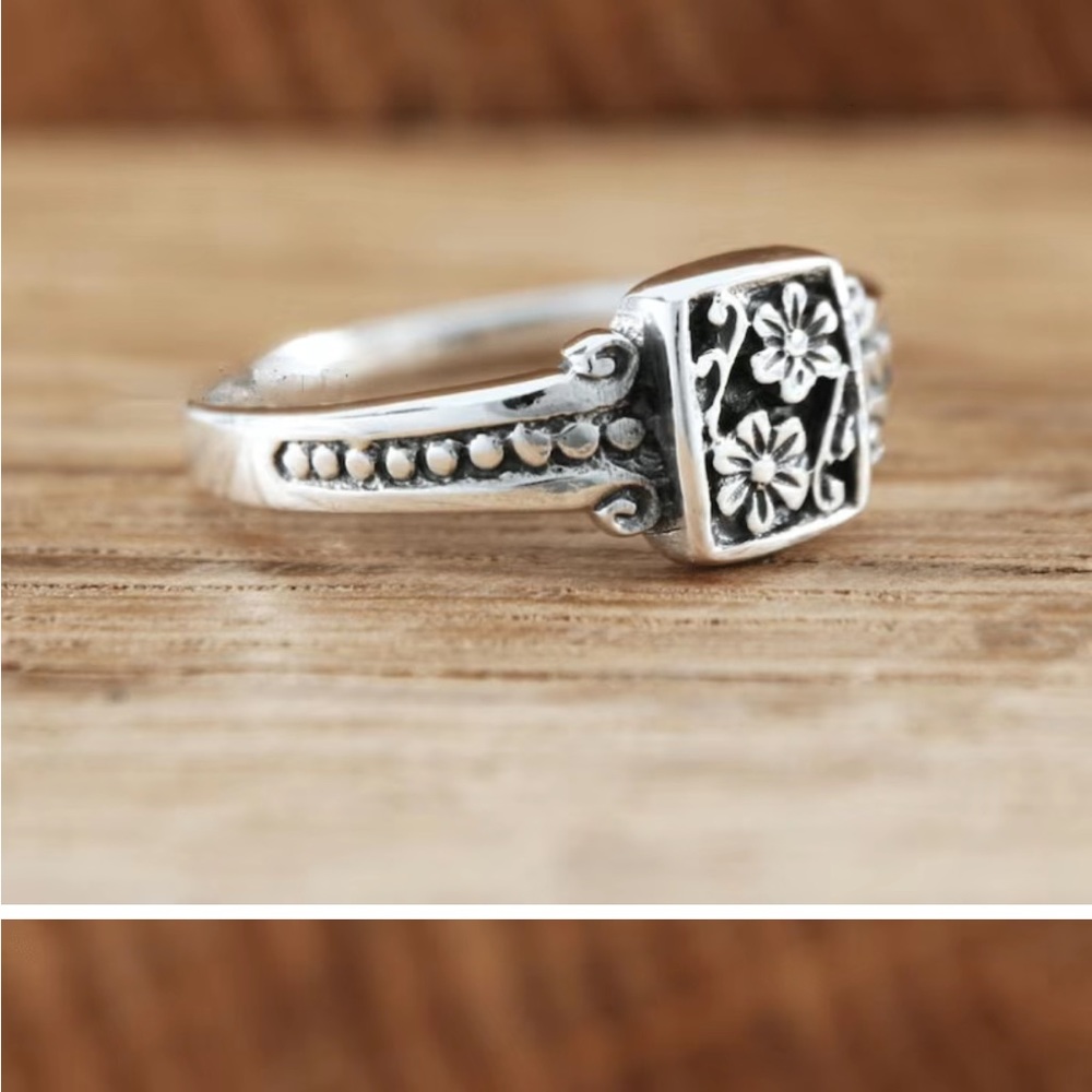 🆕️ Forget Me Not ring - Picture 7 of 7